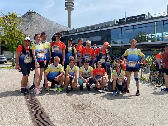 20230507 Wings for Life Gruppe klein